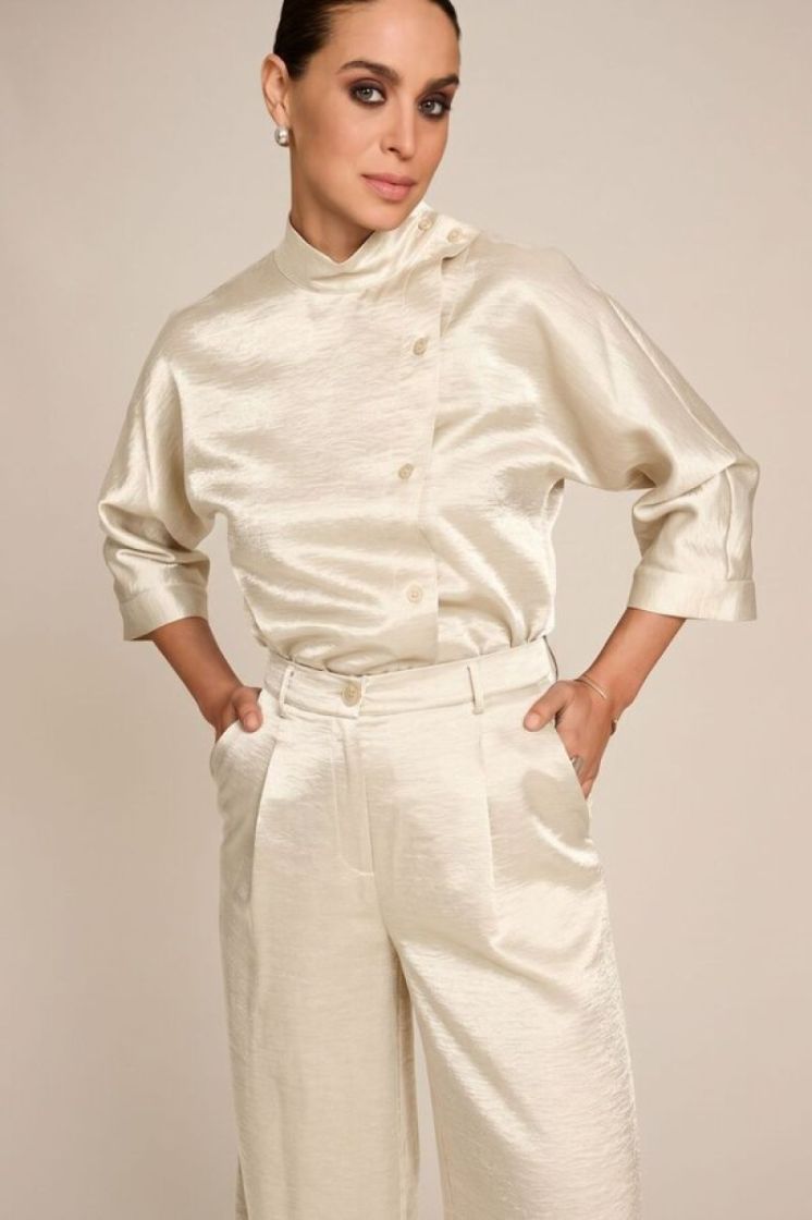 Betty Off white
